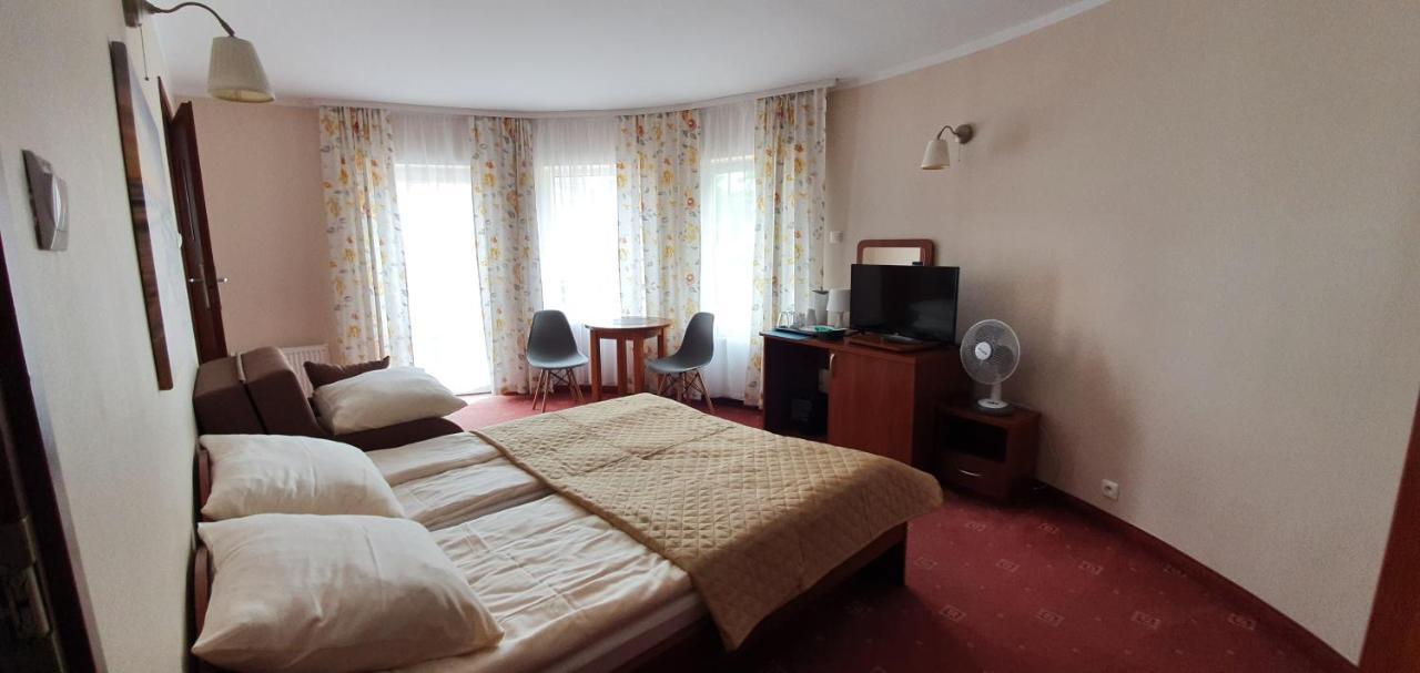 Pokoje Goscinne Bartek Rewal Exterior foto